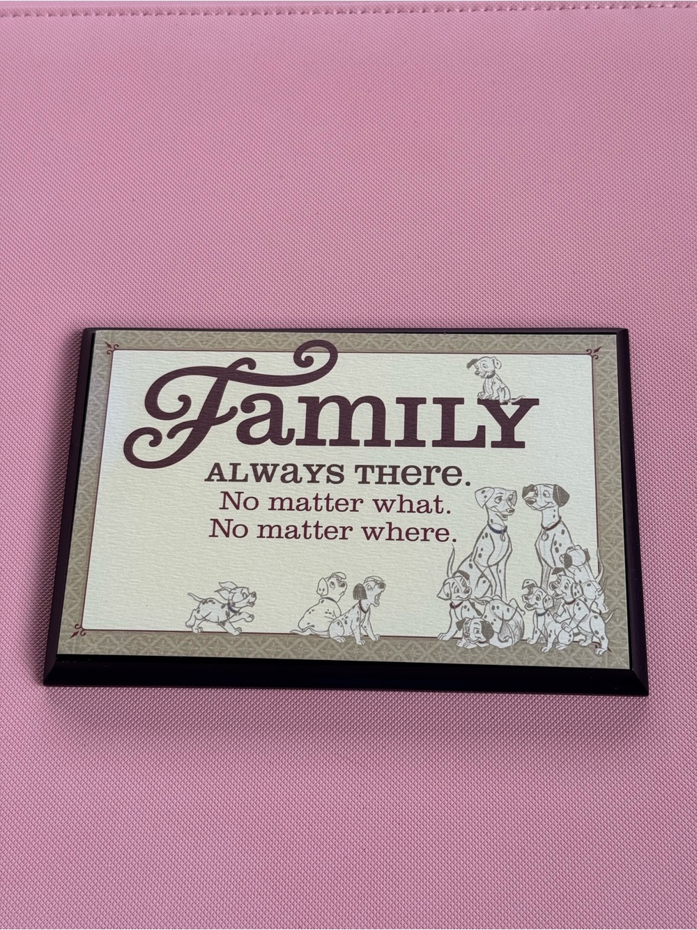 Disney 101 Dalmatians Family Home decor Wall Plaque in Brown and Cream, NWT New